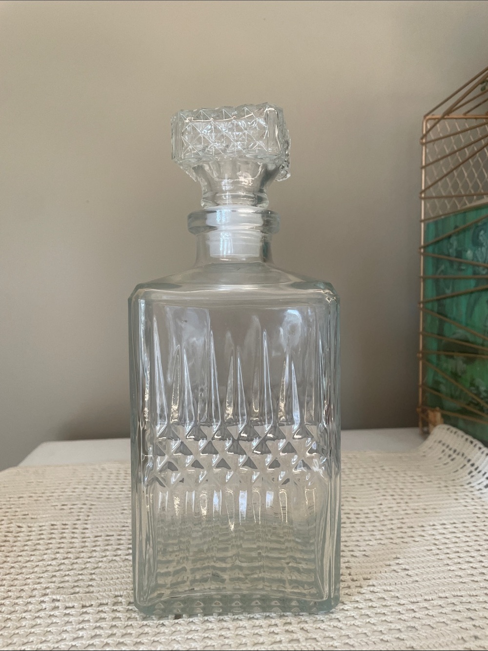 Glass Cut-Pattern Decanter - Clear with lid like new